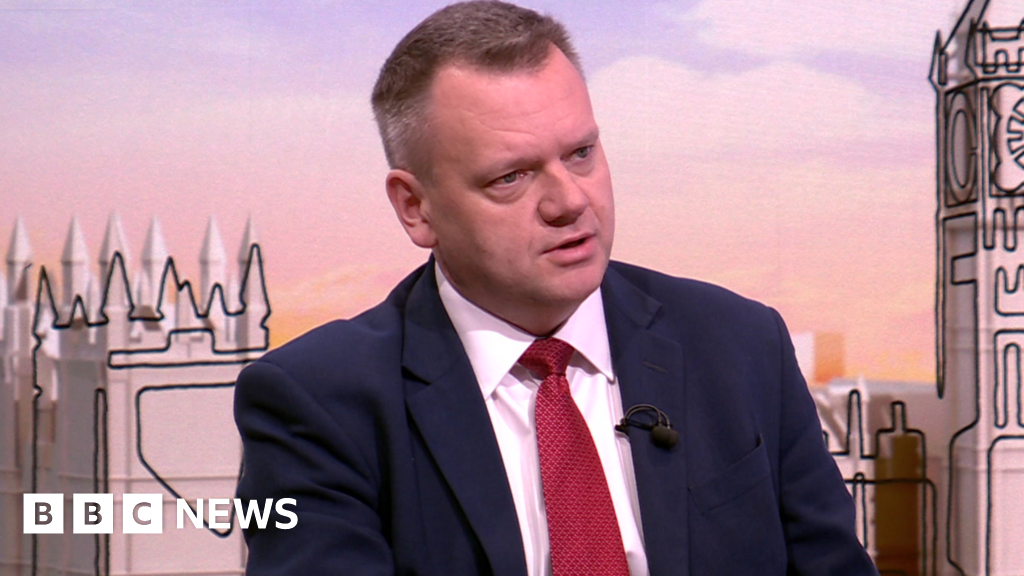 Minister ‘pushing’ for deal over UK use of EU passport e-gates